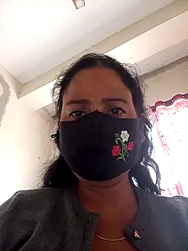 Snapshot of Neha-Roy chatting on 01/18/26, 05:33 Neha-Roy online show from 01/18/26, 05:33