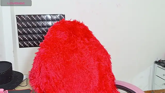 RoxaneEvans  online show from 11/06/25, 06:20