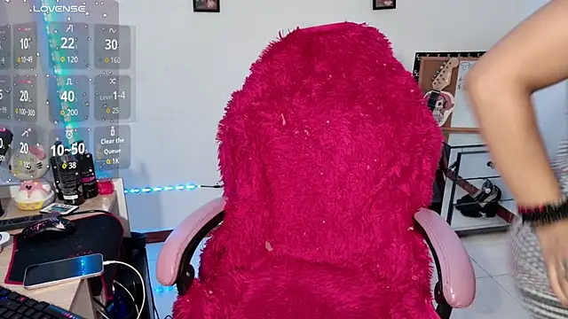 Snapshot of RoxaneEvans_ chatting on 01/17/26, 06:55 RoxaneEvans online show from 01/17/26, 06:55