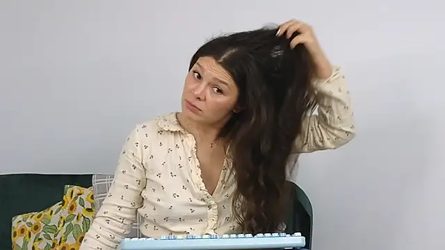 MadameDeFeu online show from 01/14/26, 07:14