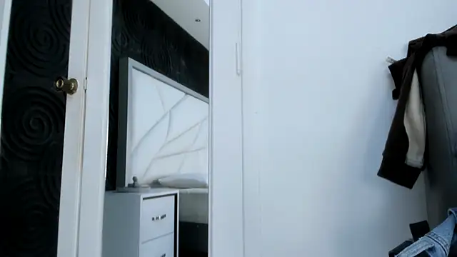 AbigailWilliams  online show from 11/13/25, 11:09