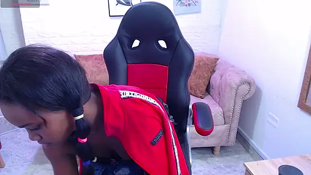 Snapshot of cattalheya chatting on 11/21/25, 12:37 cattalheya online show from 11/21/25, 12:37