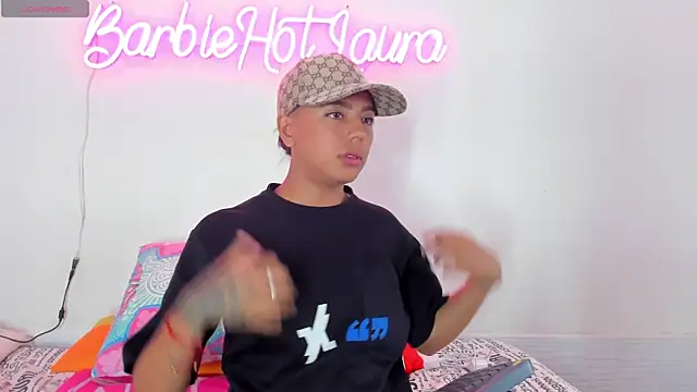 BarbieHotLaura online show from 03/22/25, 01:11