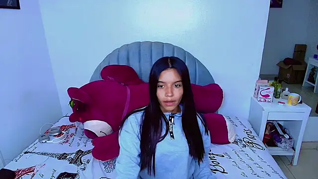 Snapshot of charlotte_0309 chatting on 12/04/25, 08:50 charlotte 0309 online show from 12/04/25, 08:50