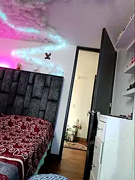 Snapshot of Nicole420squirt chatting on 10/14/25, 06:31 Nicole420squirt online show from 10/14/25, 06:31