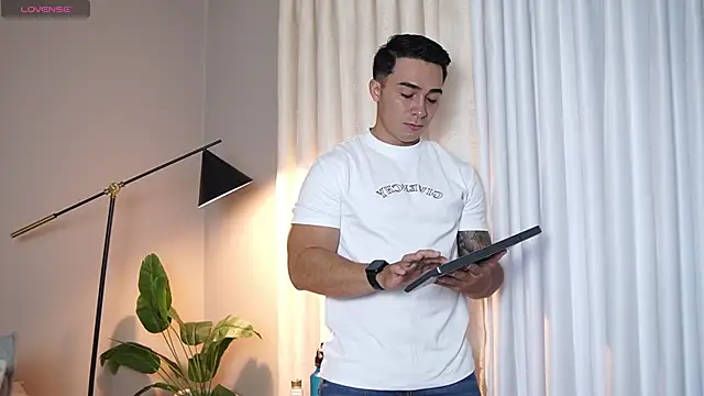 Ryan Hunt online show from 10/31/25, 12:17