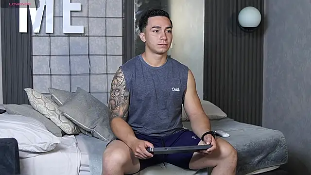 Ryan Hunt online show from 11/13/25, 08:13