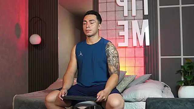 Ryan Hunt online show from 12/15/25, 12:09