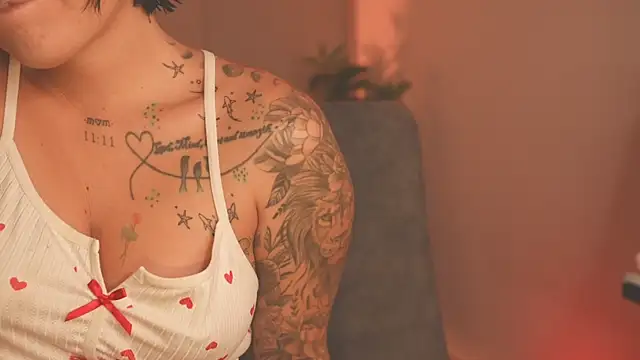 LorenRosse online show from 11/23/25, 11:48