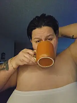 Snapshot of DevilDahm chatting on 10/26/25, 06:25 DevilDahm online show from 10/26/25, 06:25