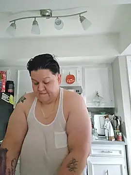 Snapshot of DevilDahm chatting on 11/09/25, 08:29 DevilDahm online show from 11/09/25, 08:29