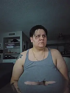 Snapshot of DevilDahm chatting on 11/26/25, 04:24 DevilDahm online show from 11/26/25, 04:24