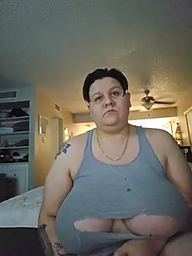 Snapshot of DevilDahm chatting on 12/01/25, 10:20 DevilDahm online show from 12/01/25, 10:20