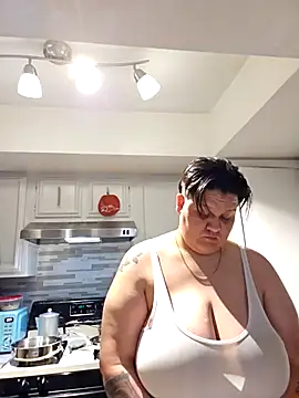 Snapshot of DevilDahm chatting on 12/19/25, 01:56 DevilDahm online show from 12/19/25, 01:56