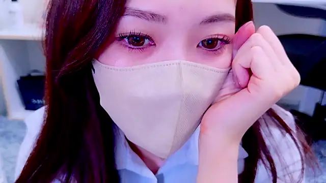 oxo yuna oxo online show from 12/04/24, 11:30