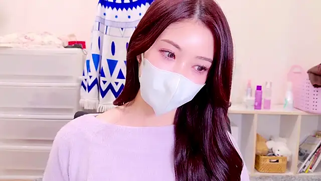 oxo yuna oxo online show from 12/10/24, 12:05