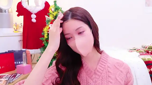 oxo yuna oxo online show from 12/23/24, 11:14