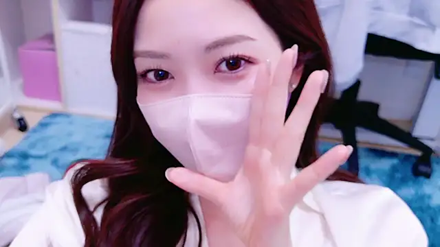 oxo yuna oxo online show from 12/28/24, 11:41