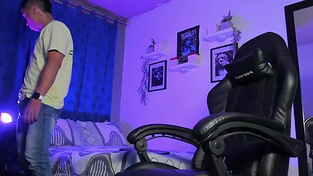 ThomsEvery  online show from 09/23/25, 02:47