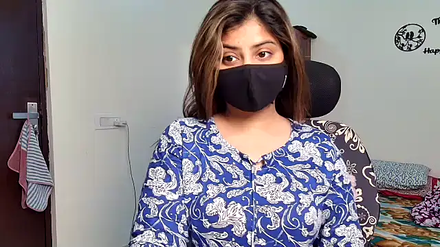 Hoty-Shivangi online show from 02/25/26, 08:35