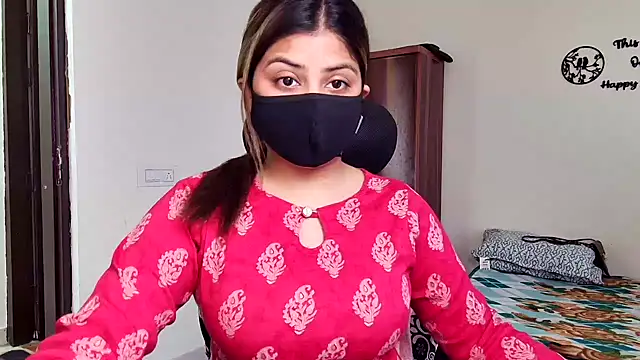 Hoty-Shivangi online show from 02/28/26, 10:49