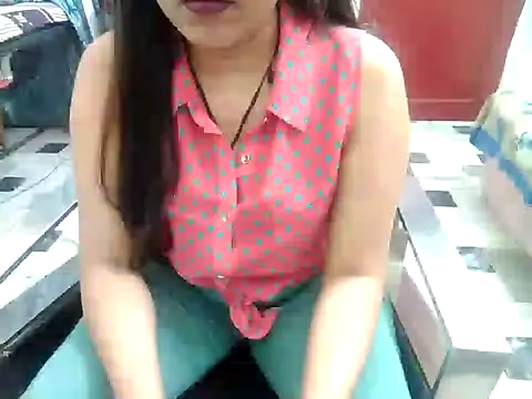 Snapshot of aarushi_sharmaa chatting on 02/01/25, 05:47 aarushi sharmaa online show from 02/01/25, 05:47