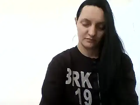Snapshot of Vimed19 chatting on 02/19/25, 02:23 Vimed19 online show from 02/19/25, 02:23