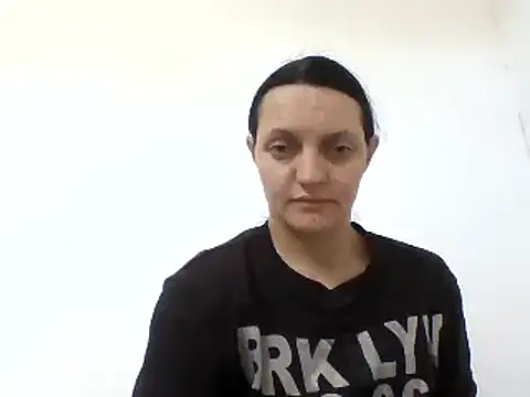 Snapshot of Vimed19 chatting on 03/10/25, 06:49 Vimed19 online show from 03/10/25, 06:49