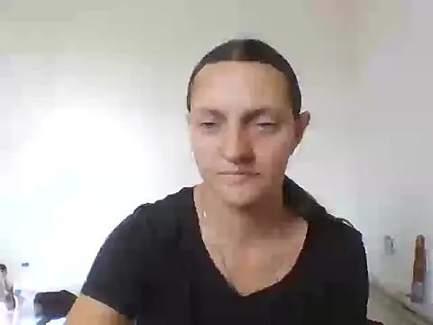 Snapshot of Vimed19 chatting on 10/20/25, 10:38 Vimed19 online show from 10/20/25, 10:38