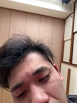 Snapshot of ryusei18570 chatting on 02/16/25, 04:09 ryusei18570 online show from 02/16/25, 04:09