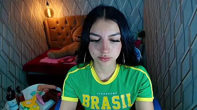 Angelchristix online show from 05/12/26, 02:14