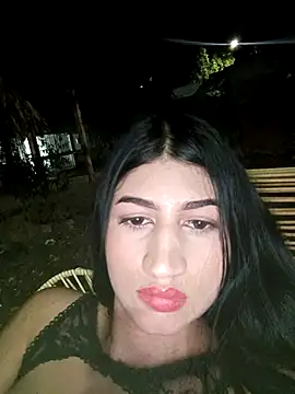 Snapshot of Julix_A chatting on 09/30/25, 01:21 Julix A online show from 09/30/25, 01:21