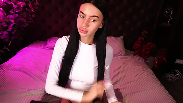 Snow WhiteeeX online show from 10/24/25, 05:37