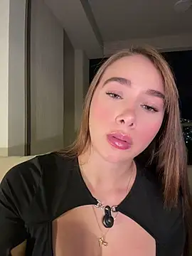 Lanataylor- online show from 05/05/26, 12:18