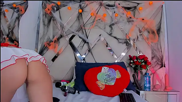 ninaht online show from 10/26/25, 07:42