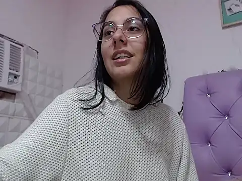 Snapshot of Freyja_01 chatting on 10/15/25, 10:21 Freyja 01 online show from 10/15/25, 10:21