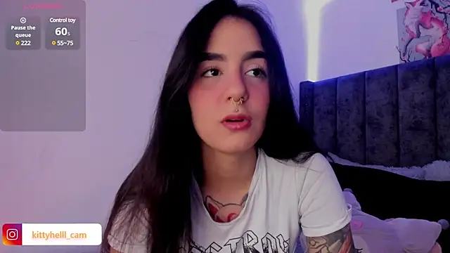 Snapshot of Alice_woodville chatting on 03/01/25, 04:33 Alice woodville online show from 03/01/25, 04:33