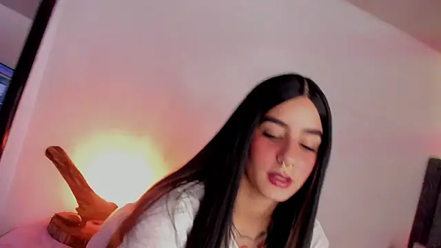 Snapshot of Alice_woodville chatting on 03/09/25, 06:11 Alice woodville online show from 03/09/25, 06:11