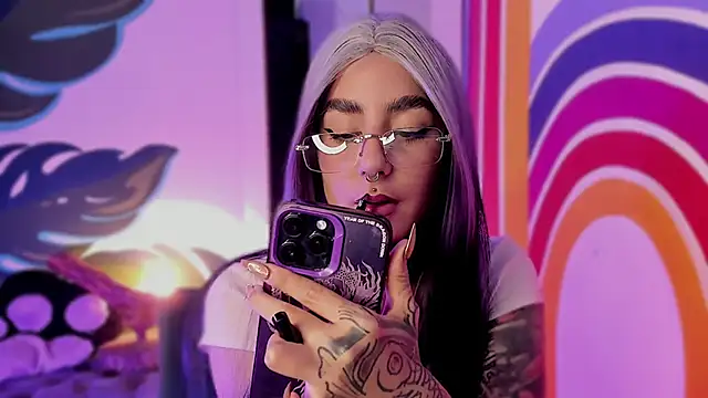 Snapshot of Alice_woodville chatting on 09/16/25, 09:38 Alice woodville online show from 09/16/25, 09:38