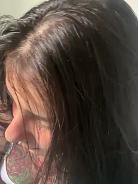 Snapshot of Alice_woodville chatting on 03/07/26, 04:48 Alice woodville online show from 03/07/26, 04:48