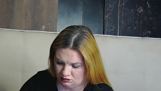 MelanieBrownn online show from 12/18/25, 06:19