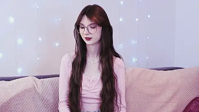 KimWilli online show from 01/26/25, 04:09