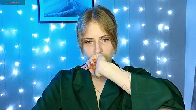 Snapshot of PureAlisMiracle chatting on 01/23/25, 10:22 PureAlisMiracle online show from 01/23/25, 10:22