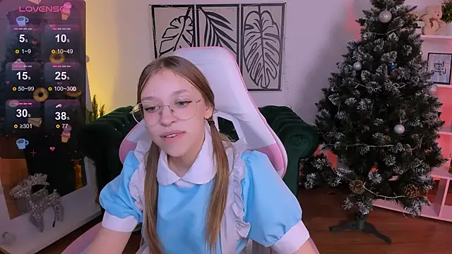 Snapshot of LayriantaVee chatting on 01/11/25, 07:17 LayriantaVee online show from 01/11/25, 07:17