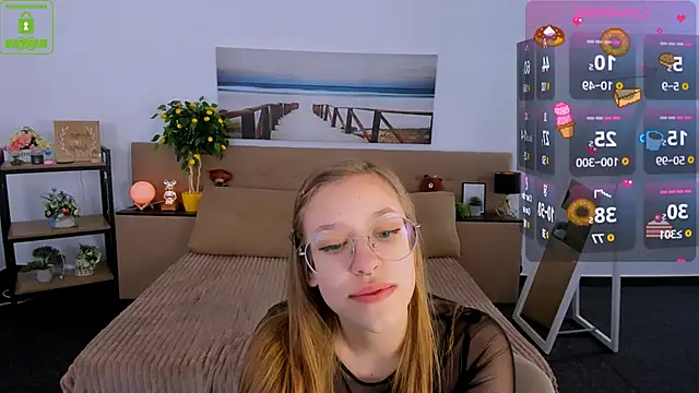 Snapshot of LayriantaVee chatting on 02/18/25, 01:11 LayriantaVee online show from 02/18/25, 01:11