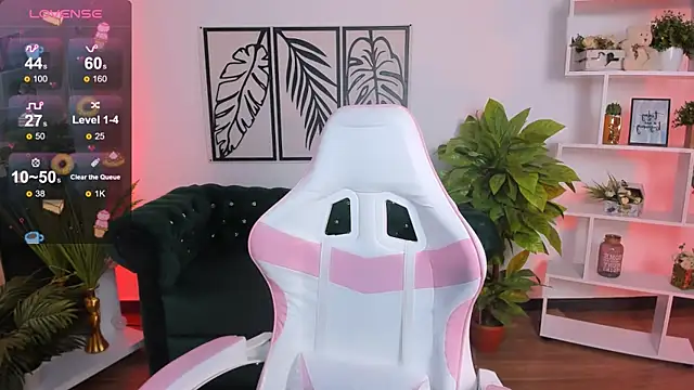 Snapshot of LayriantaVee chatting on 02/21/25, 06:51 LayriantaVee online show from 02/21/25, 06:51