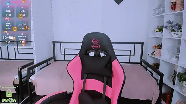 Snapshot of LayriantaVee chatting on 03/21/25, 10:28 LayriantaVee online show from 03/21/25, 10:28