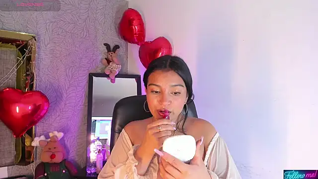 Snapshot of Candys_victoria chatting on 02/15/26, 03:36 Candys victoria online show from 02/15/26, 03:36