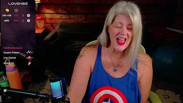 Snapshot of AliceHarlot chatting on 10/01/25, 03:01 AliceHarlot online show from 10/01/25, 03:01