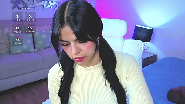 Snapshot of Eliie_Ruizz chatting on 02/21/26, 04:24 Eliie Ruizz online show from 02/21/26, 04:24